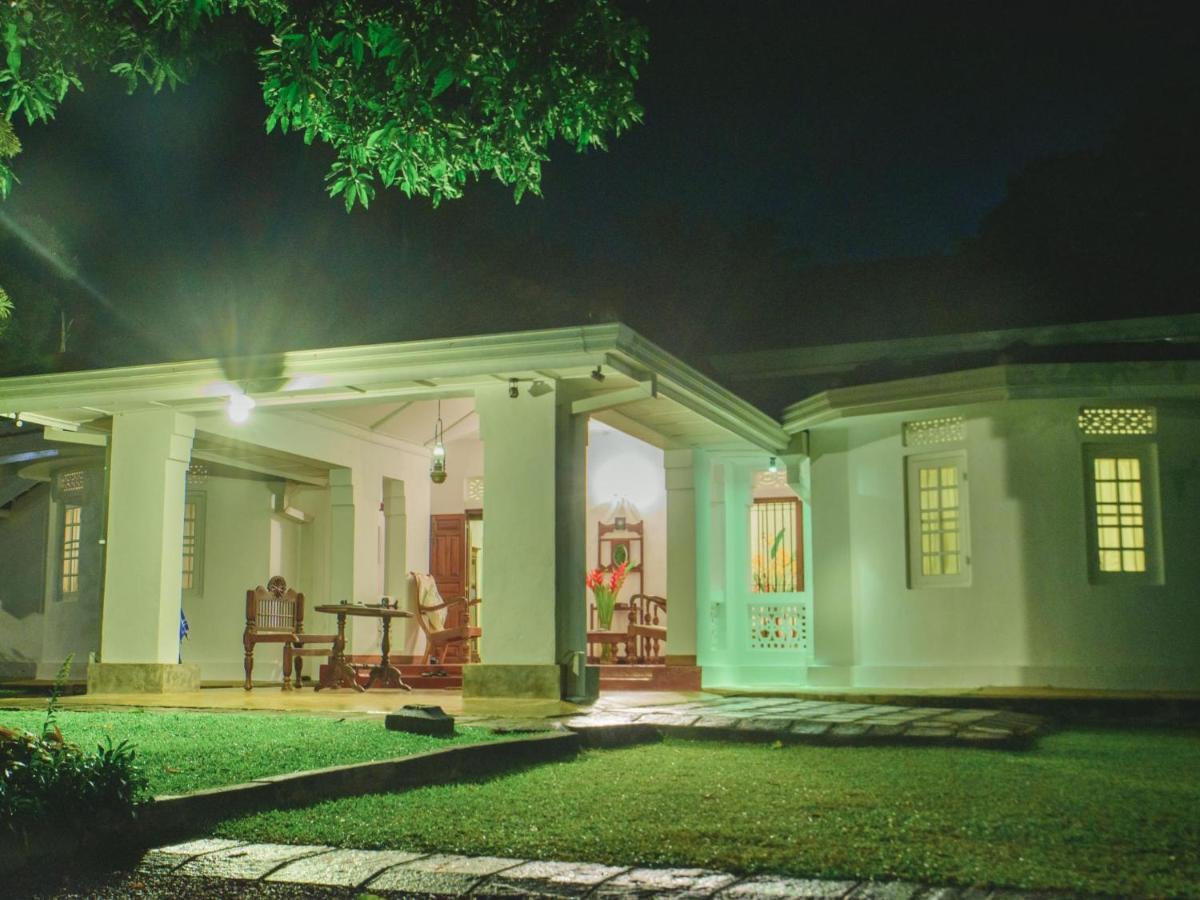 Thalpe Walawwa Heritage Villa Unawatuna Luaran gambar